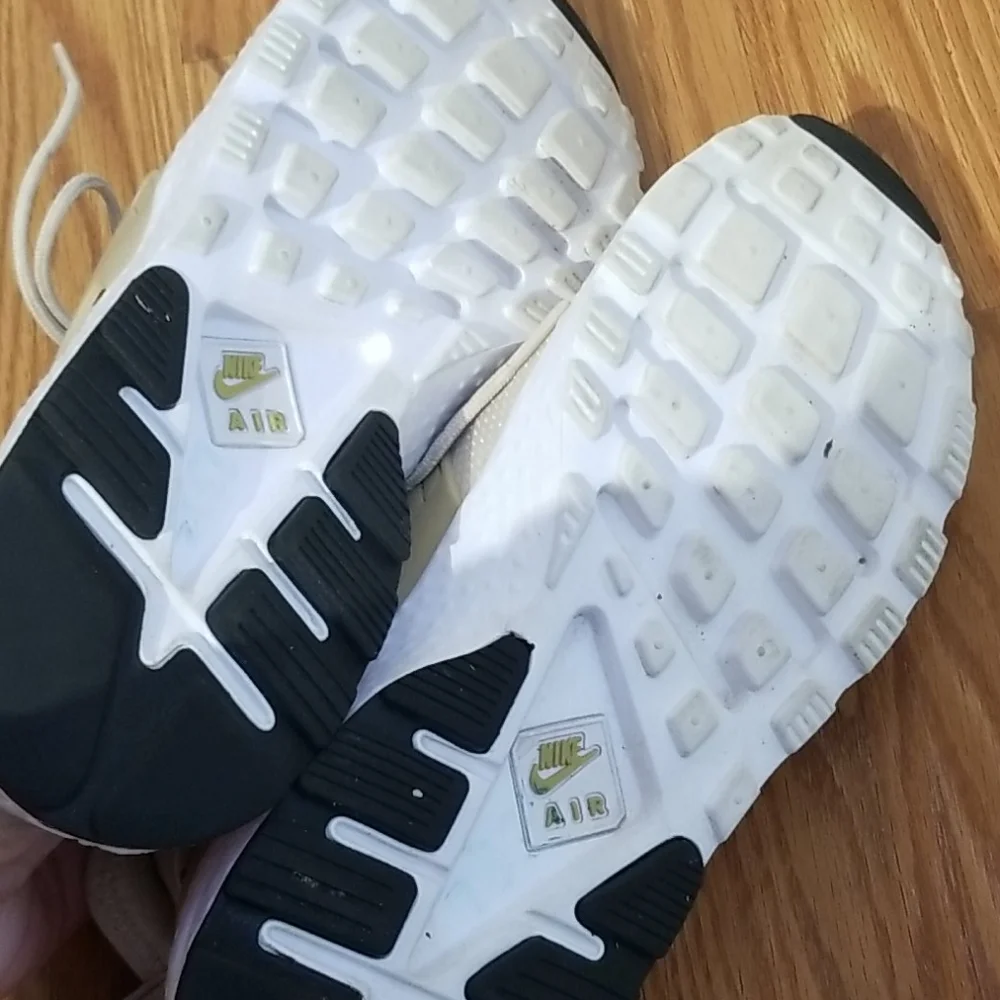 Nike air‎ huarac 9.5